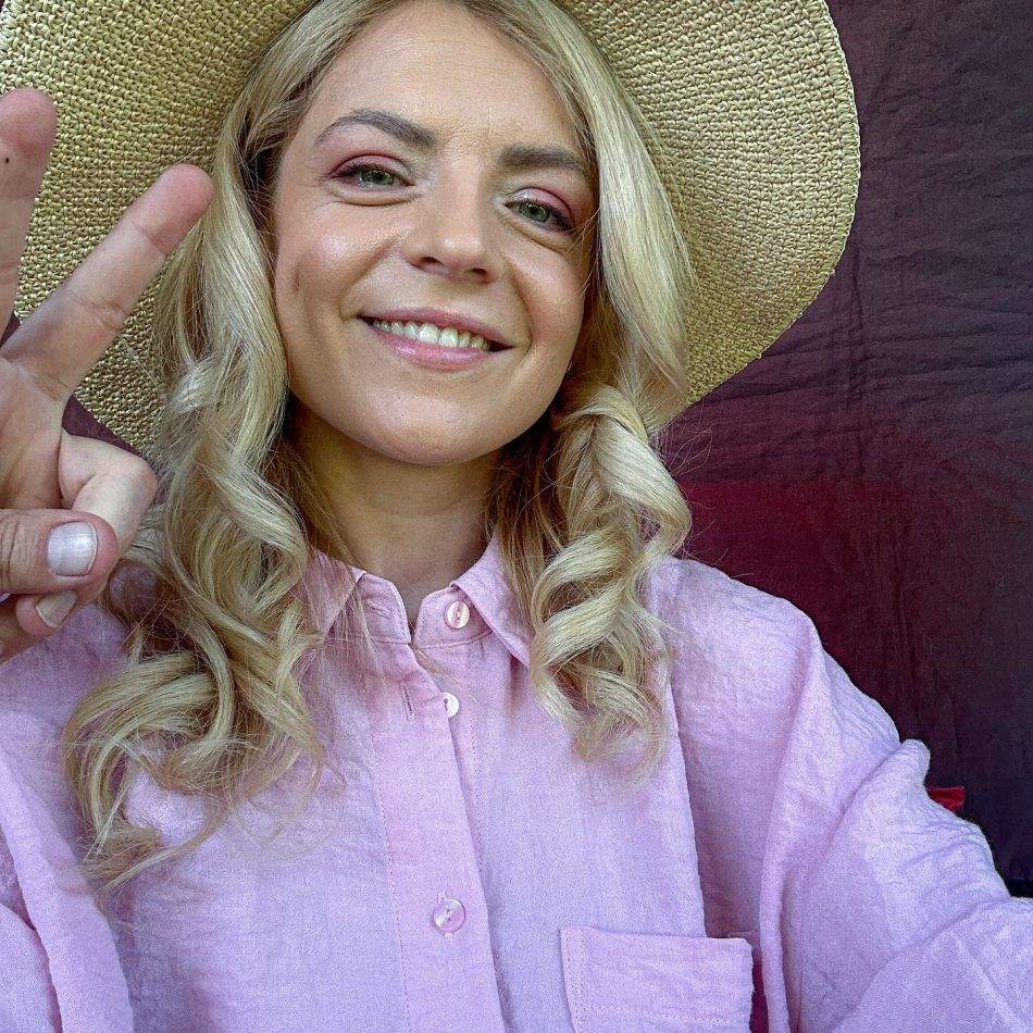 Victoria Răileanu, moment tensionat la metrou. Actrița a fost înjurată de un pompier