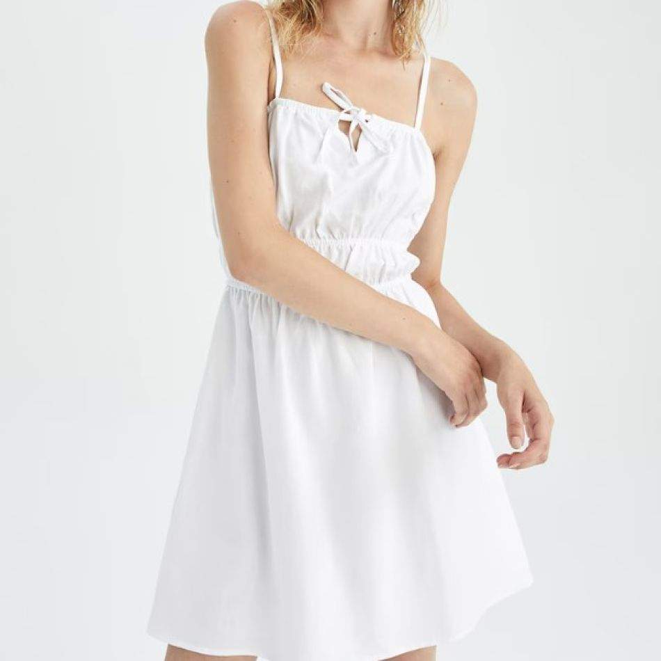 15 piese vestimentare din in, esențiale pentru a-ți lăsa pielea să respire pe timp de vară