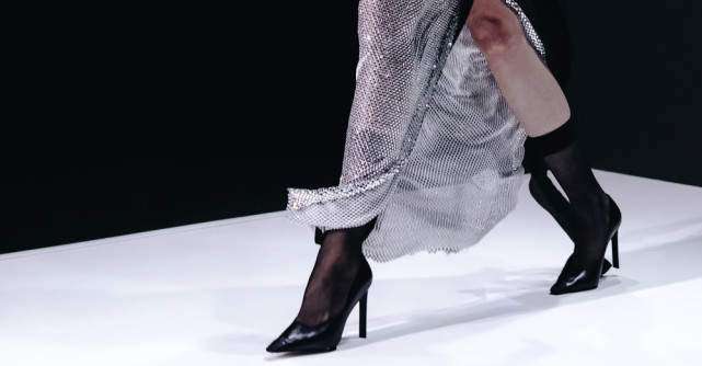 Cum alegi ținuta perfectă de Anul Nou? 6 sfaturi pentru ținuta nopții dintre ani