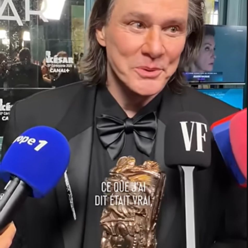 Jim Carrey șochează la Premiile Cesar 2026. Noul look al actorului a stârnit teorii conspiraționiste