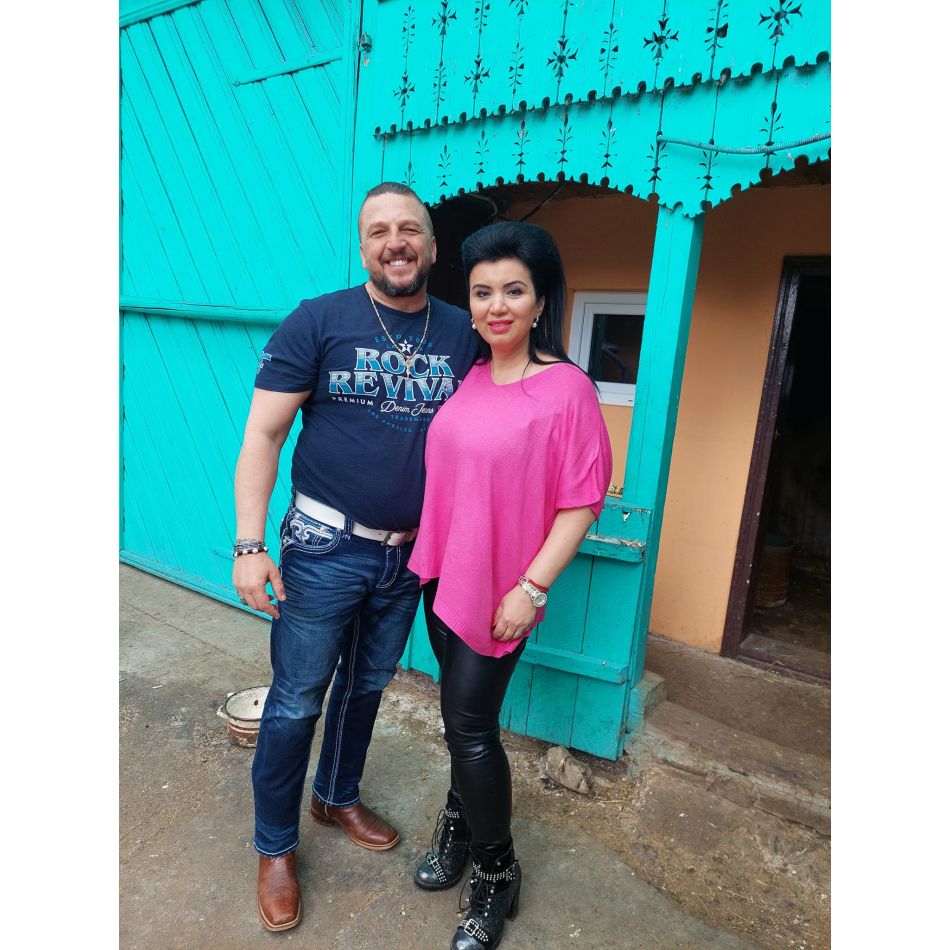 Adriana Bahmuțeanu și George Restivan și-au unit destinele în mare secret, într-o biserică din Ucraina!