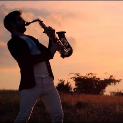 O colaborare incredibila pentru vara. Aceasta melodie va rasuna in cluburi