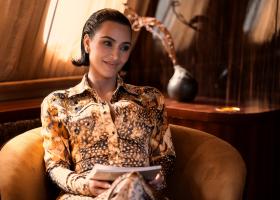 Un serial plin de stele de la Ryan Murphy „Totul e corect” a debutat azi pe Disney+