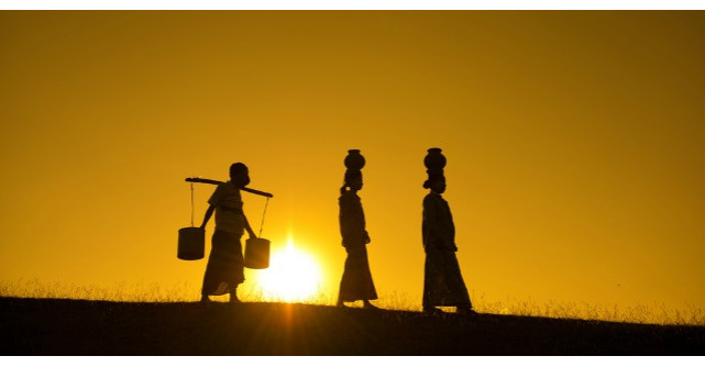 Aceasta batrana mergea in fiecare zi la izvor sa ia apa