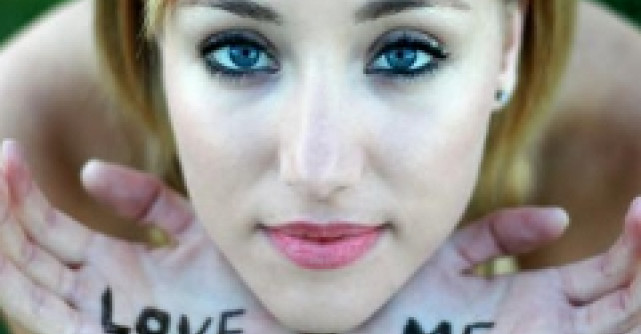 Comportament feminin: 5 motive pentru care esti inca singura