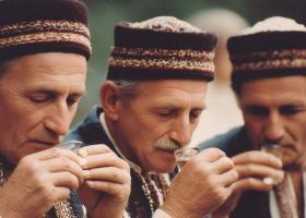 Tradiția celor 44 de pahare pe 9 martie – de ce se beau 44 de pahare de Mucenici