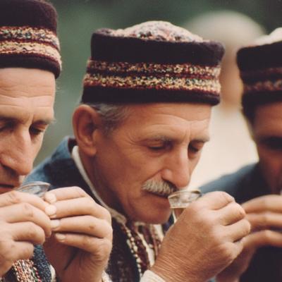 Tradiția celor 44 de pahare pe 9 martie: de ce se beau 44 de pahare de Mucenici