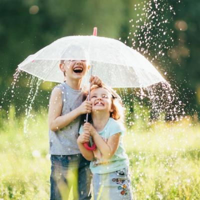 Sa alergam cu totii prin ploaie