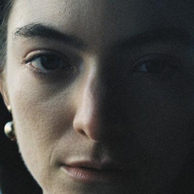 LORDE lanseaza piesa Stoned At The Nail Salon, de pe urmatorul sau album - Solar Power