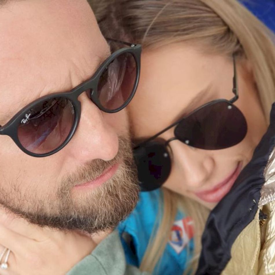 Cea mai frumoasă zi din viața lor:Gabriela Prisăcariu și Dani Oțil s-au căsătorit într-un cadru de poveste.Imagini spectaculoase