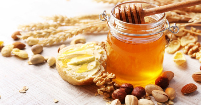 Amestecul-magic: miere, scortisoara si nuci