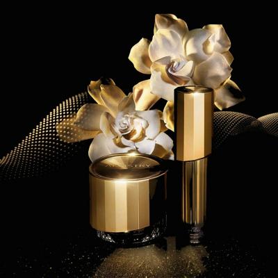 Luxul absolut in ingrijirea tenului: noua colectie Artistry Supreme LX de la Amway 