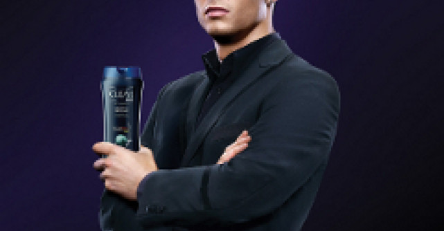  CLEAR, un aliat de incredere pentru un par curat, fara matreata