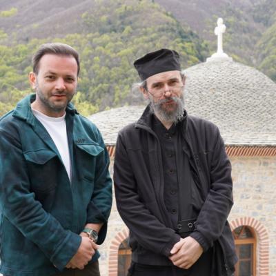 Mihai Morar propune un nou episod „Fain & Simplu”, despre știință și conștiință, cu Părintele Teologos fost Programator IT