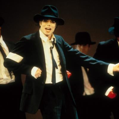 Monica Gabor si Paris Jackson vin cu Stirile zilei