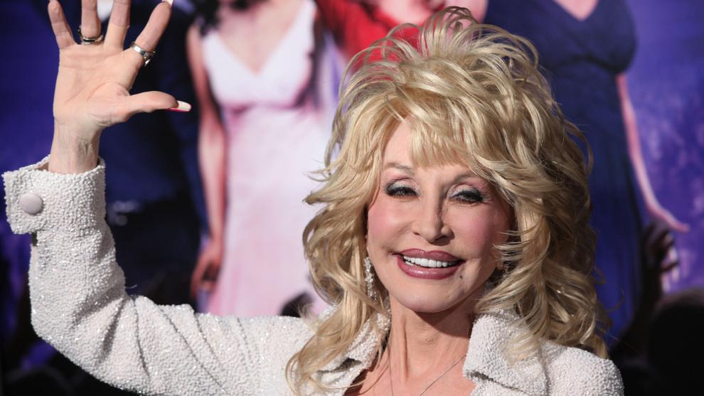Dolly Parton a murit la 80 de ani. S-a luptat în secret cu o boală nemiloasă