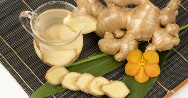 Cum se prepara cea mai racoritoare bautura de vara: sirop de ghimbir cu miere