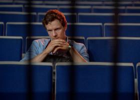 SkyShowtime prezintă în premieră trailerul oficial al prequel-ului Dexter: Original Sin (Dexter: Păcat originar)