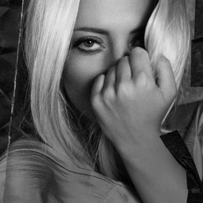 Asculta noul single al Deliei. Iti place?