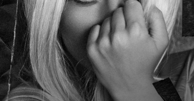 Asculta noul single al Deliei. Iti place?