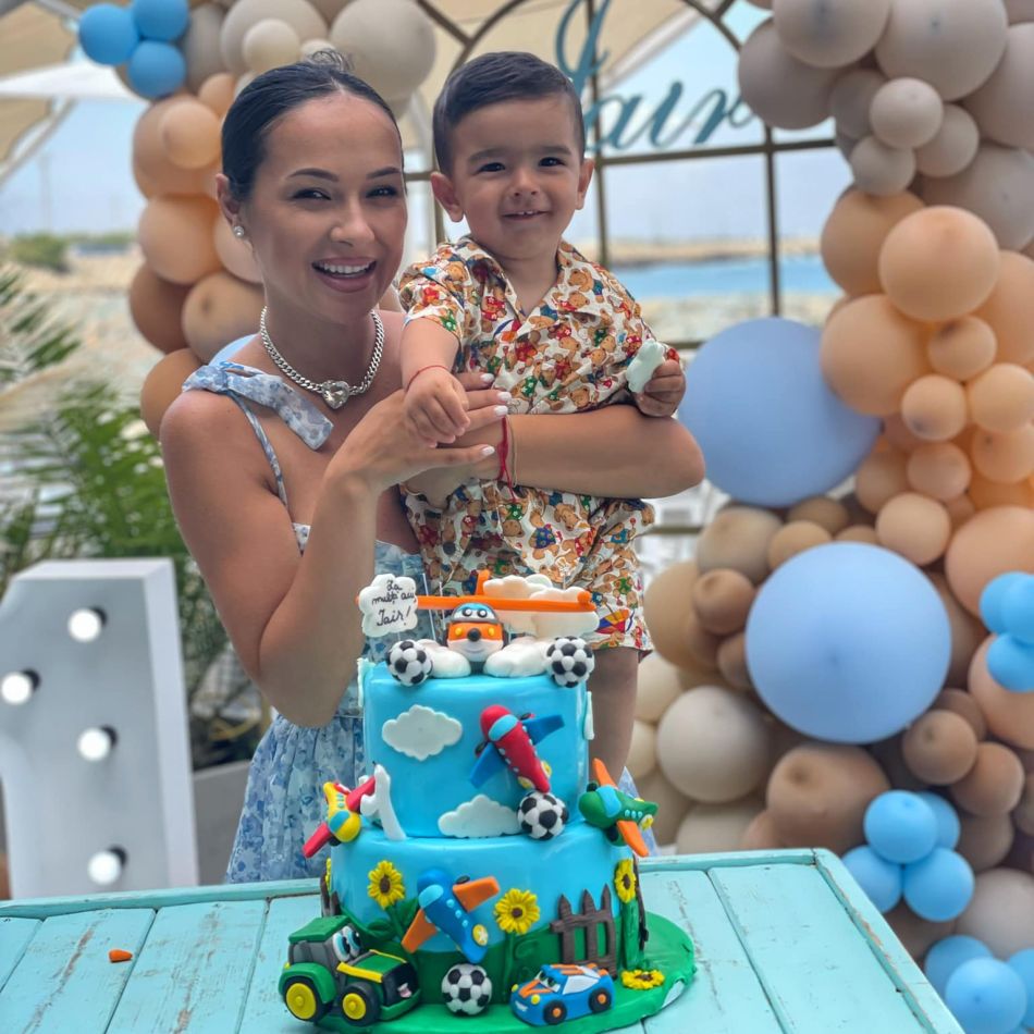 Vlăduța Lupău este însărcinată pentru o doua oară! Artista a dezăluit sexul bebelușului:Ce are mami în burtică, fetiță sau băiat