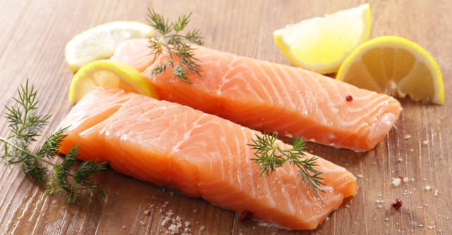 Câte calorii are somonul (afumat, norvegian, de Atlantic) și cât este de sănătos să îl consumăm?