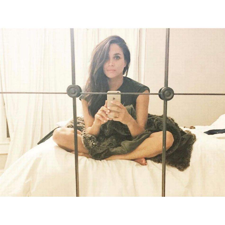 Admiratorii Casei Regale Britanice sunt convinși că Meghan Markle s-a deghizat și a participat la Încoronarea Regelui Charles