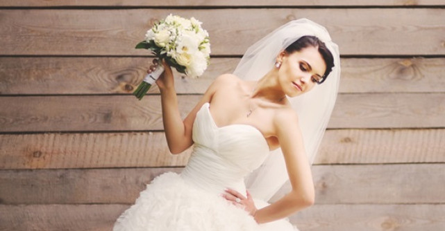 Rochii de mireasa diafane pentru nuntile de vara