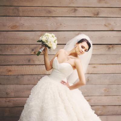 Rochii de mireasa diafane pentru nuntile de vara