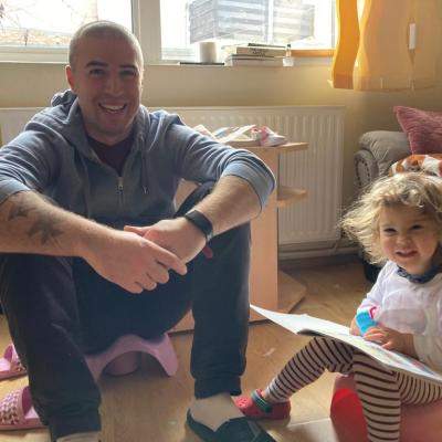 Momsi: satul virtual de care fiecare mamă are nevoie