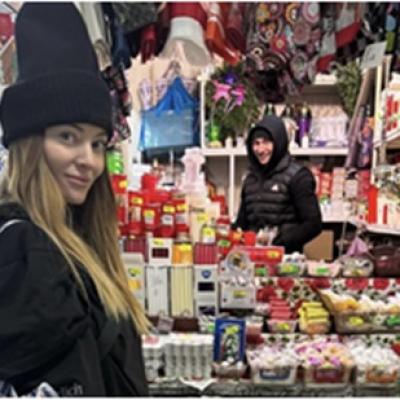 Delia, apariție de senzație în PIața Obor! Vedeta a venit cu metroul și a cumpărat murături