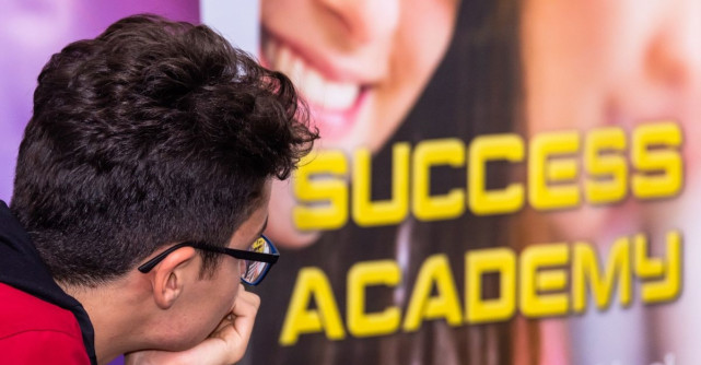 În cifre, minunata școala online nu mai este așa de minunată