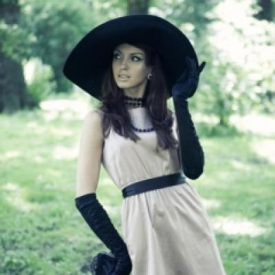 Practic: Poarta cu stil culoarea nude