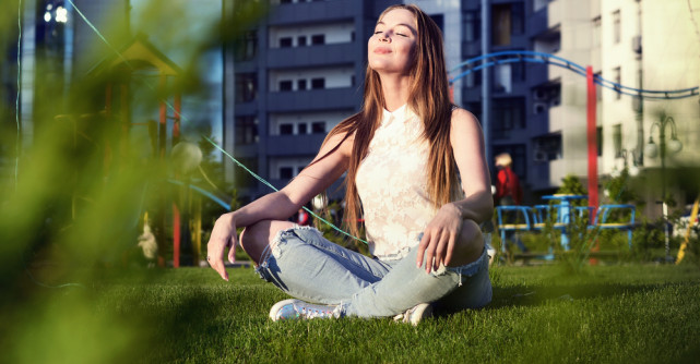 27 de  obiceiuri zilnice mici care te vor ajuta să fii o persoană mult mai pozitivă și fericită