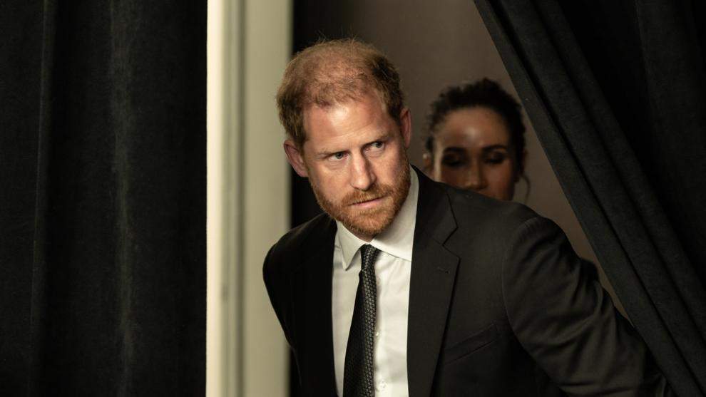 Prințul Harry, moment amuzant cu o capră în timpul unei ședințe de yoga