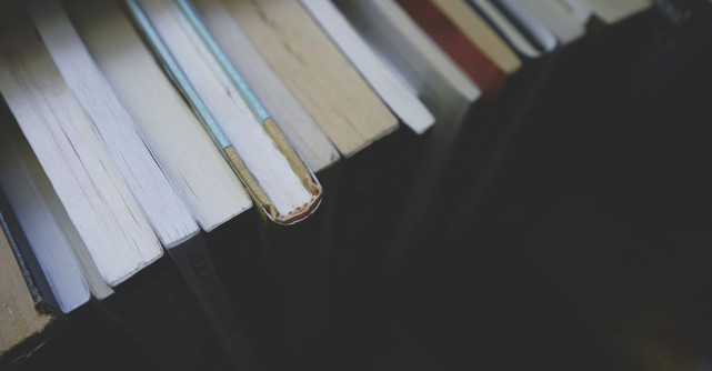 Cărțile vechi găsesc un nou cămin la un anticariat din București