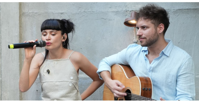 Irina Rimes le-a făcut o surpriză fanilor cu un concert intim, înainte de show-ul Descântatele de la Arenele Romane