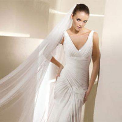 Mister si rafinament: Rochii de mireasa din colectia 2012