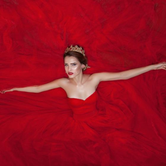 Anul acesta-i despre ROSU! Multe piese must have rosii