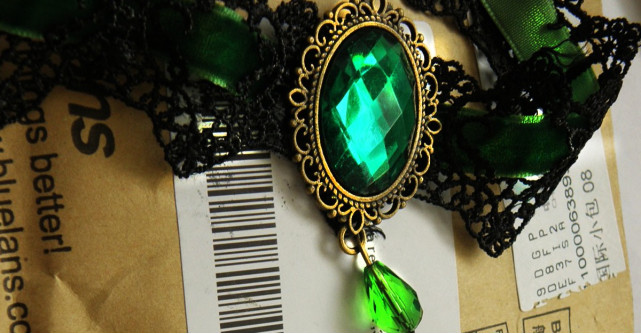 Modele de brose elegante pentru tinuta ta