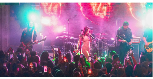 Holy Molly a făcut show la Expirat! Un concert sincer, intens și plin de surprize