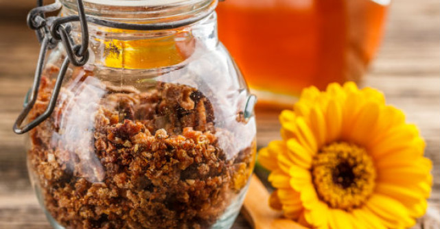 Ce tratam cu PROPOLIS? Remedii pentru gripa, acnee, micoze si alte boli