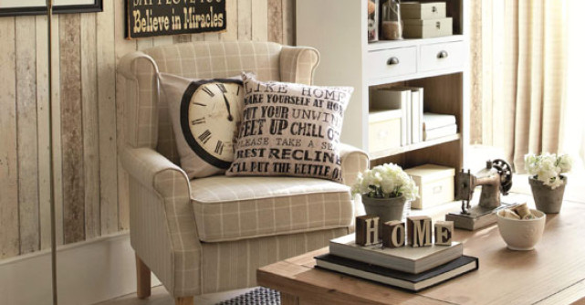 Practic: cum sa indepartezi petele de pe mobila din lemn