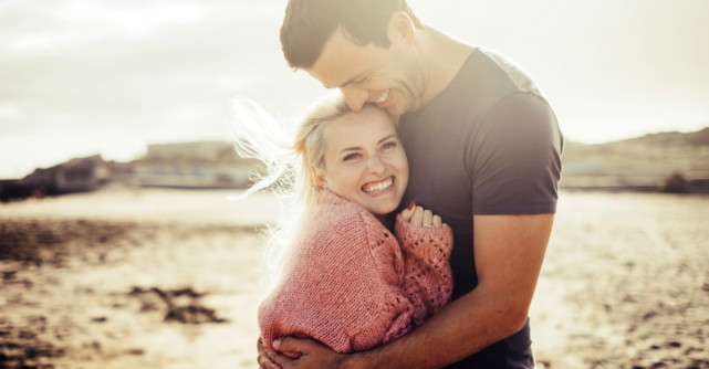 Felul in care razi impreuna cu iubitul tau spune multe despre relatia voastra