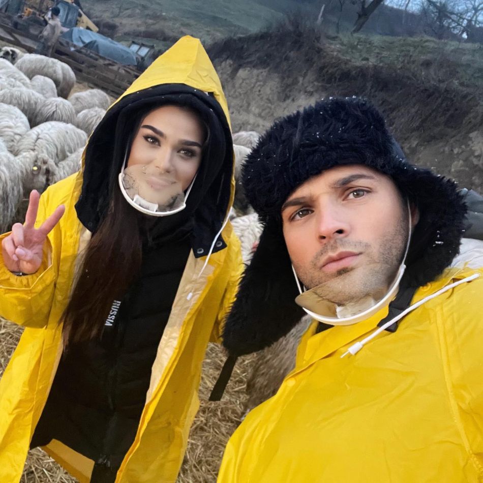 Motivul pentru care fiul lui Theo Rose nu poartă numele de familie a lui Anghel Damian. Tatăl artistei a dezvăluit tot!