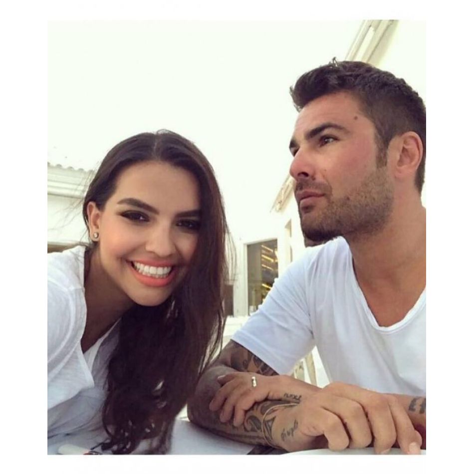 Adrian Mutu, detalii despre mariajul său. Era însurat, iar Sandra avea doar 16 ani atunci când antrenorul a pus ochi pe ea 