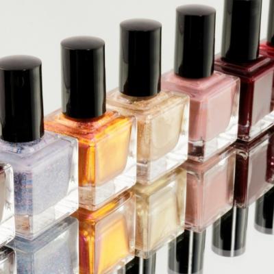 10 pasi pentru o manichiura french creativa chiar la tine acasa. Trucuri de la un nail artist