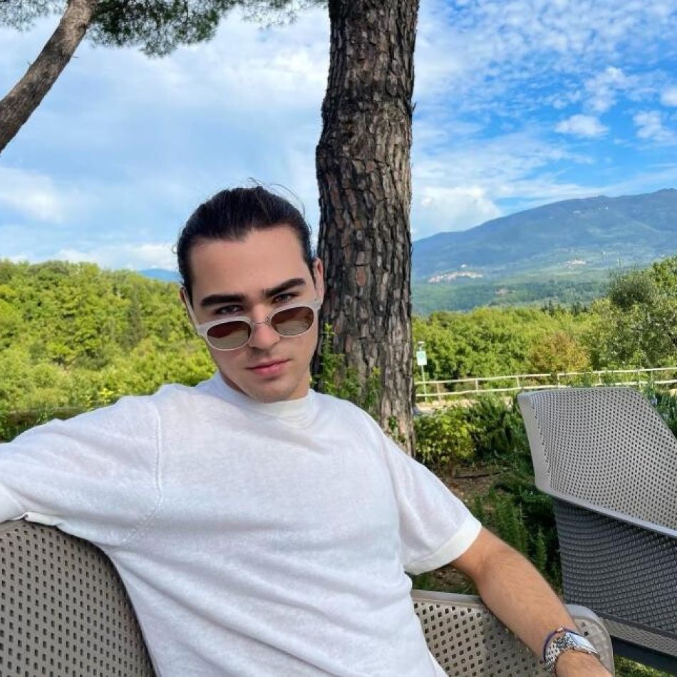 Radu Bănică, gest emoționant de ziua mamei sale:Imagini rare cu Camelia Constantinescu. Andreea Marin a reacționat imediat