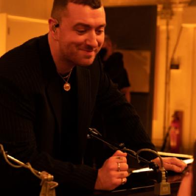 Sam Smith lanseaza albumul Love Goes, in varianta live, de la Abbey Road Studios