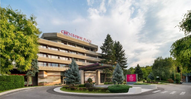 Crowne Plaza, de 25 ani în România